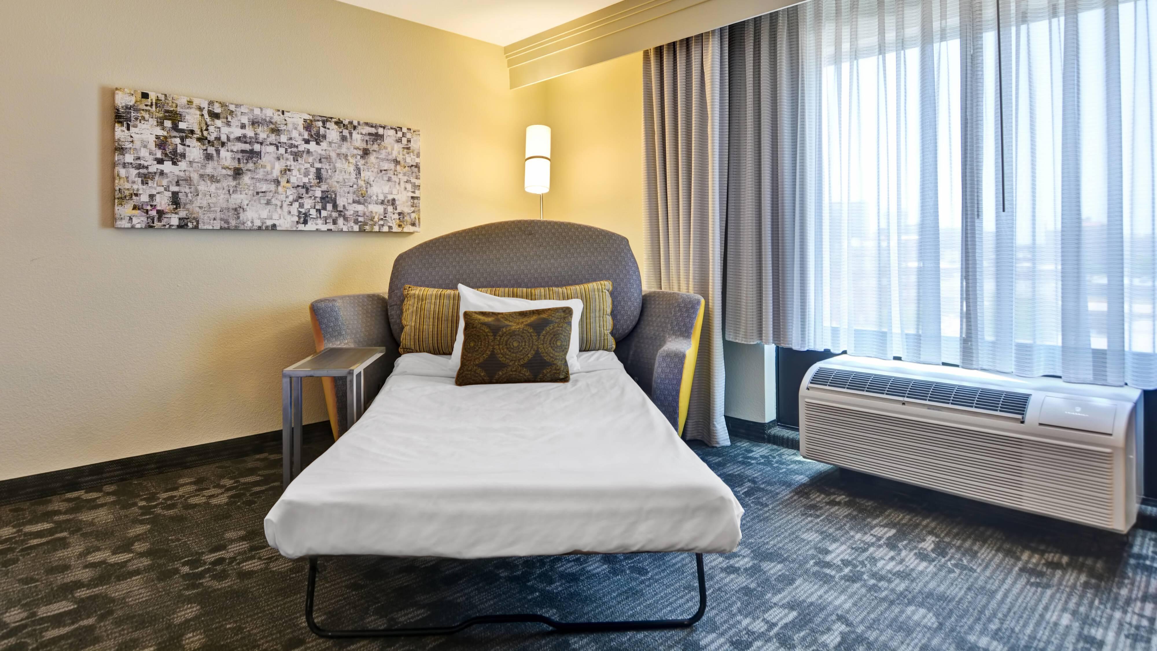 Отель Courtyard By Marriott Wichita At Old Town Экстерьер фото